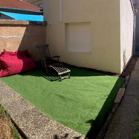 Jolie, Cozy, Confortable Maison De Ville Au Calme A 5Min Du Centre De Verdun, Parking Devant La Maison Belleville-Sur-Meuse Exterior foto